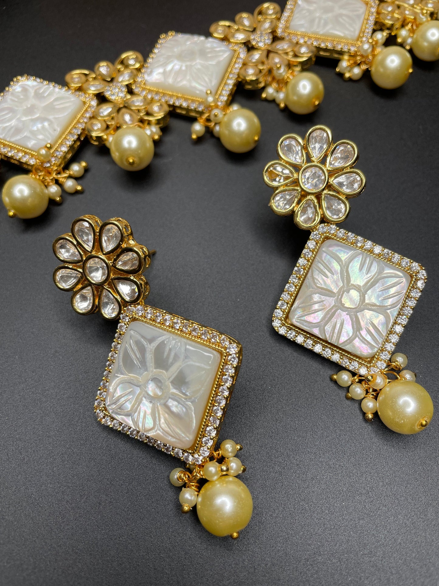 Gargantilla delicada de nácar