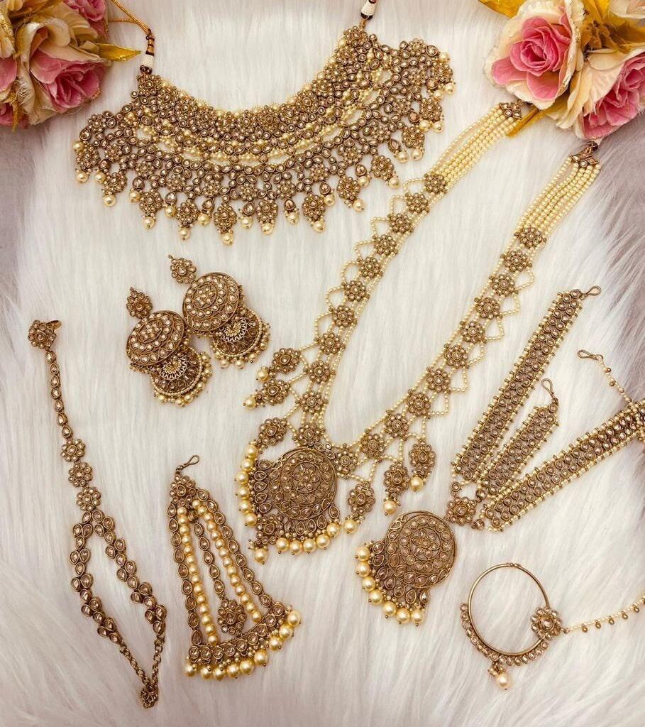 BHANVI SET