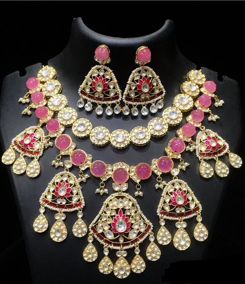 Conjunto de collar con capas de piedras Polki