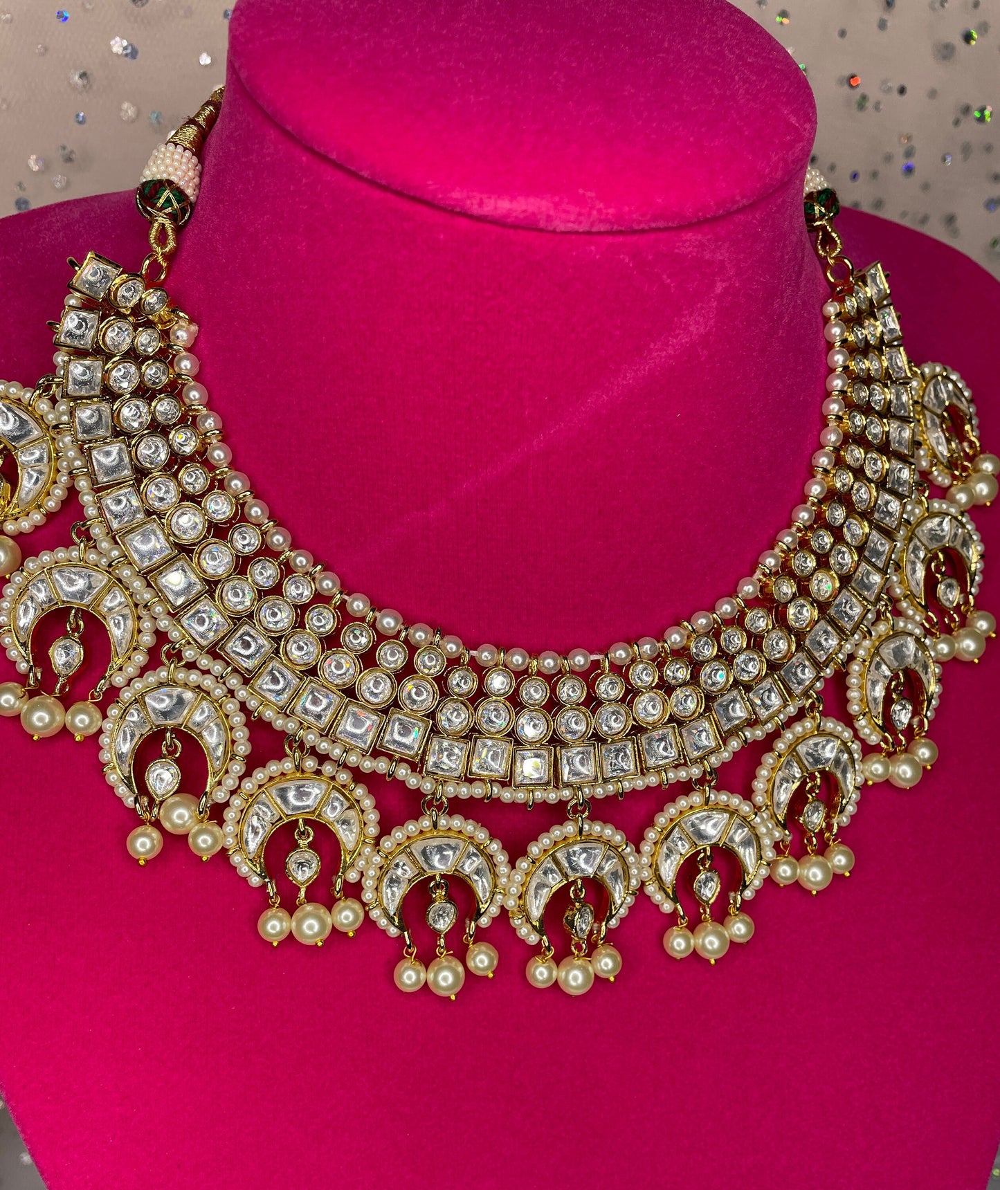 Collar de Oro con Pendientes