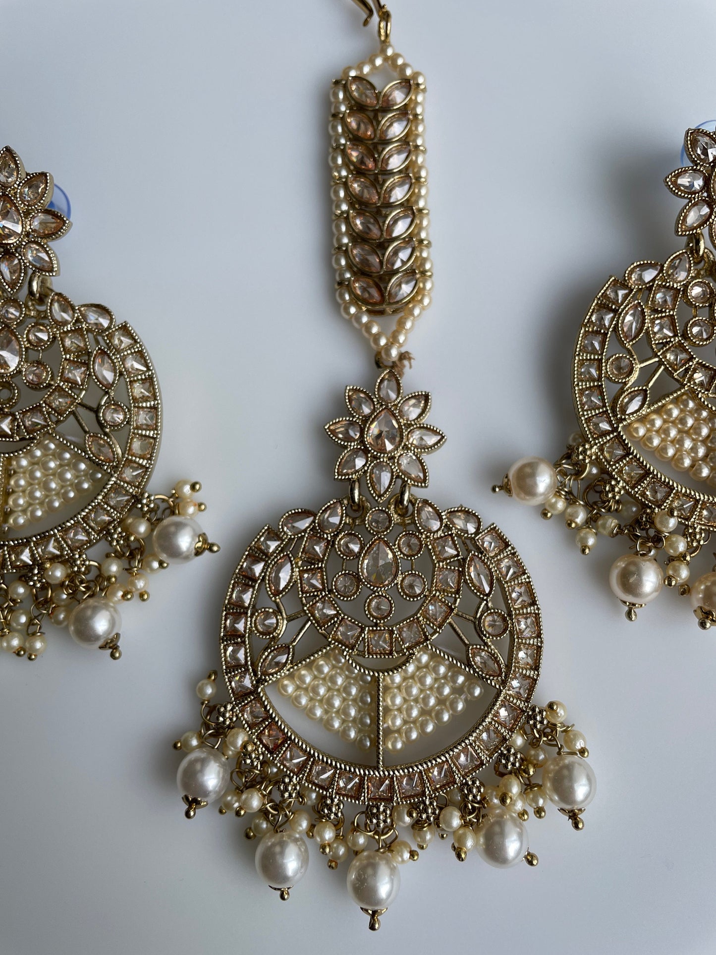 conjunto kundan tikka/conjunto polki tikka/pendientes rosas y conjunto tikka/jhumka de oro y maang tikka/joyería de cabeza india/jhumka de gran tamaño con tikka