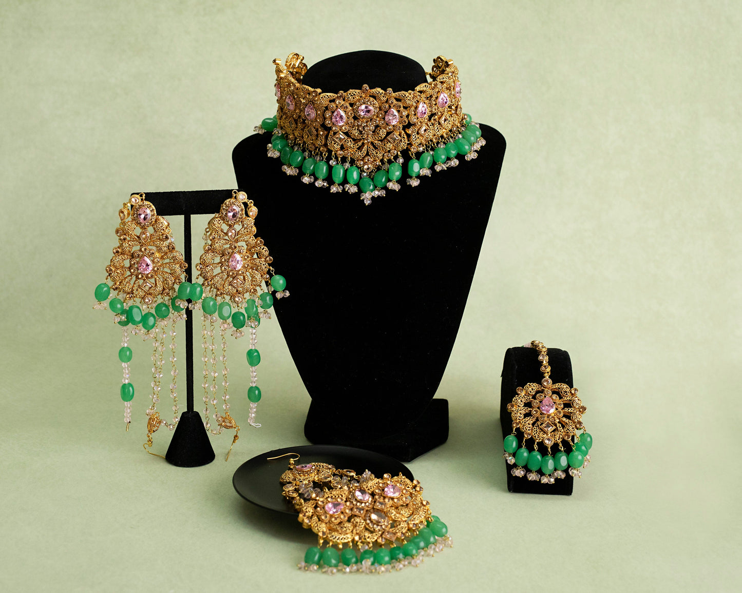 Conjunto de gargantilla con acabado antiguo