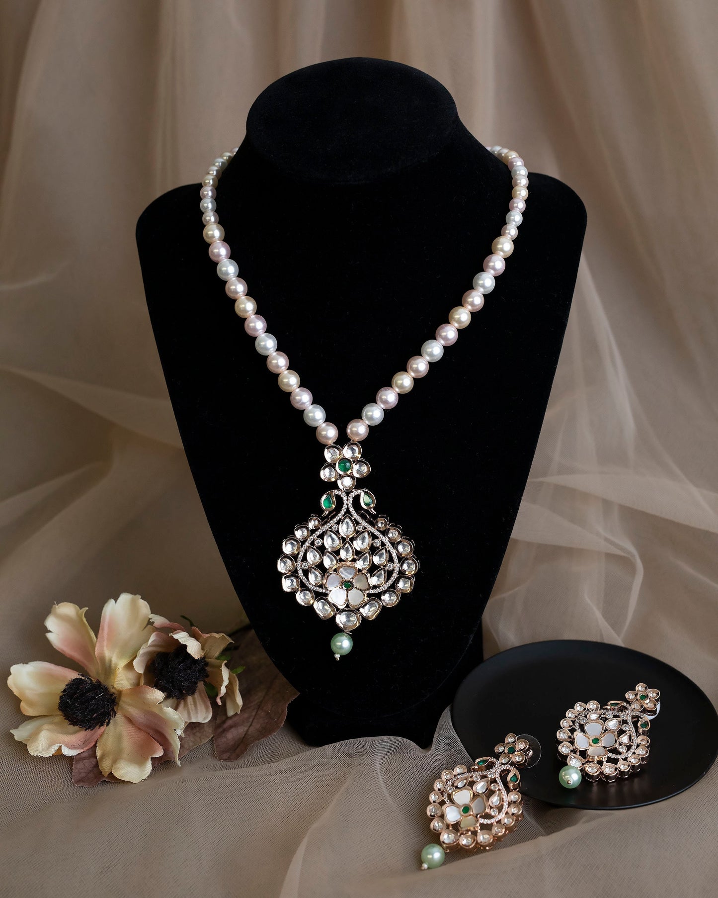 Mother of Pearl Long necklace