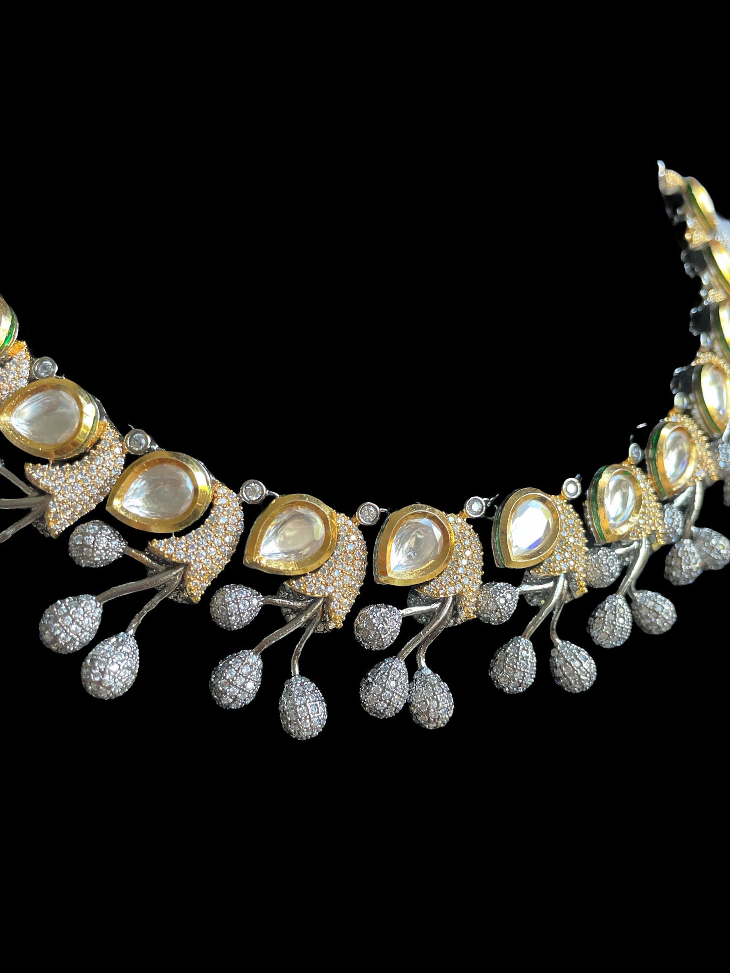 Gargantilla nupcial india con tikka