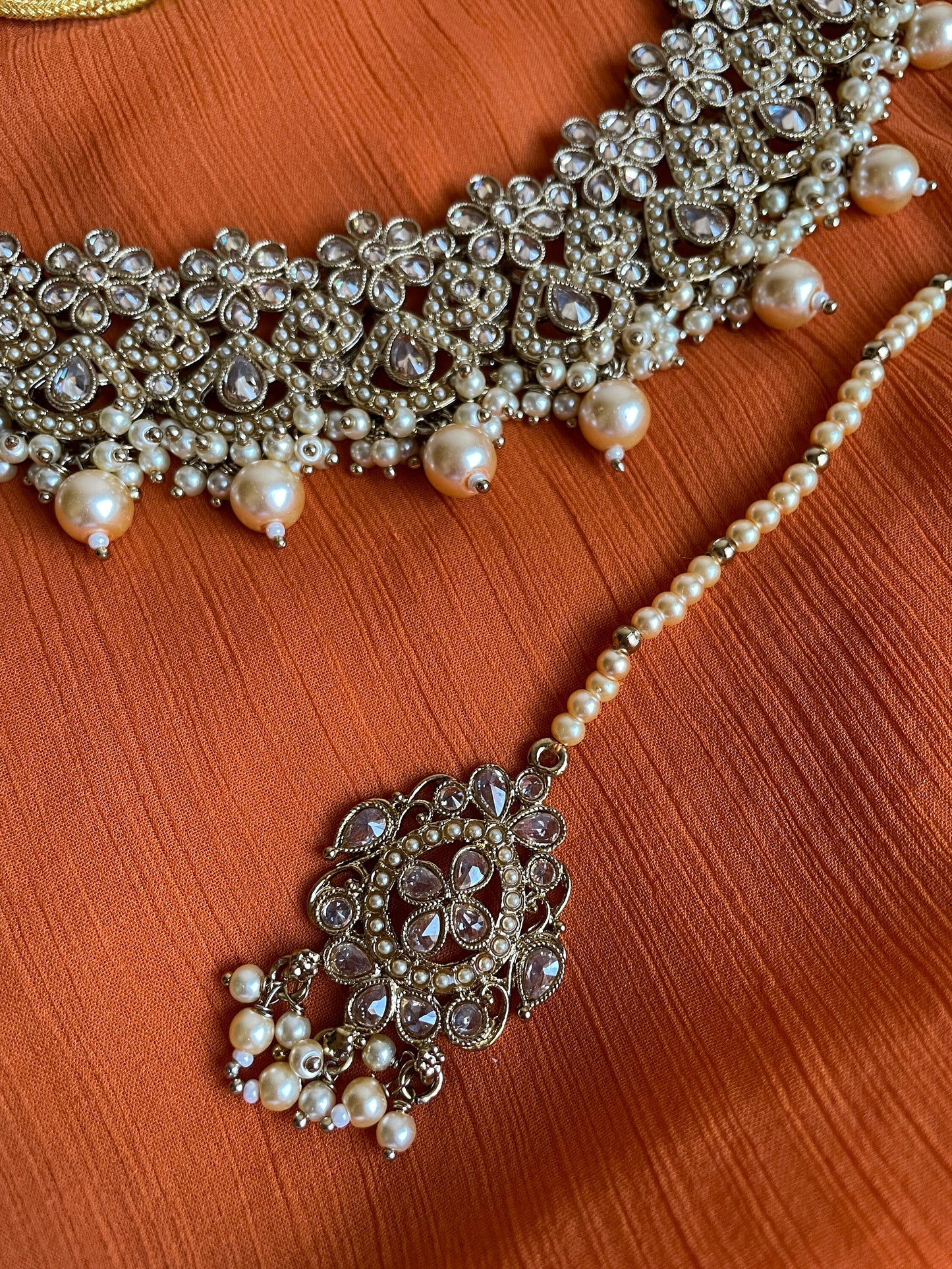 Gargantilla de boda Punjabi de oro antiguo