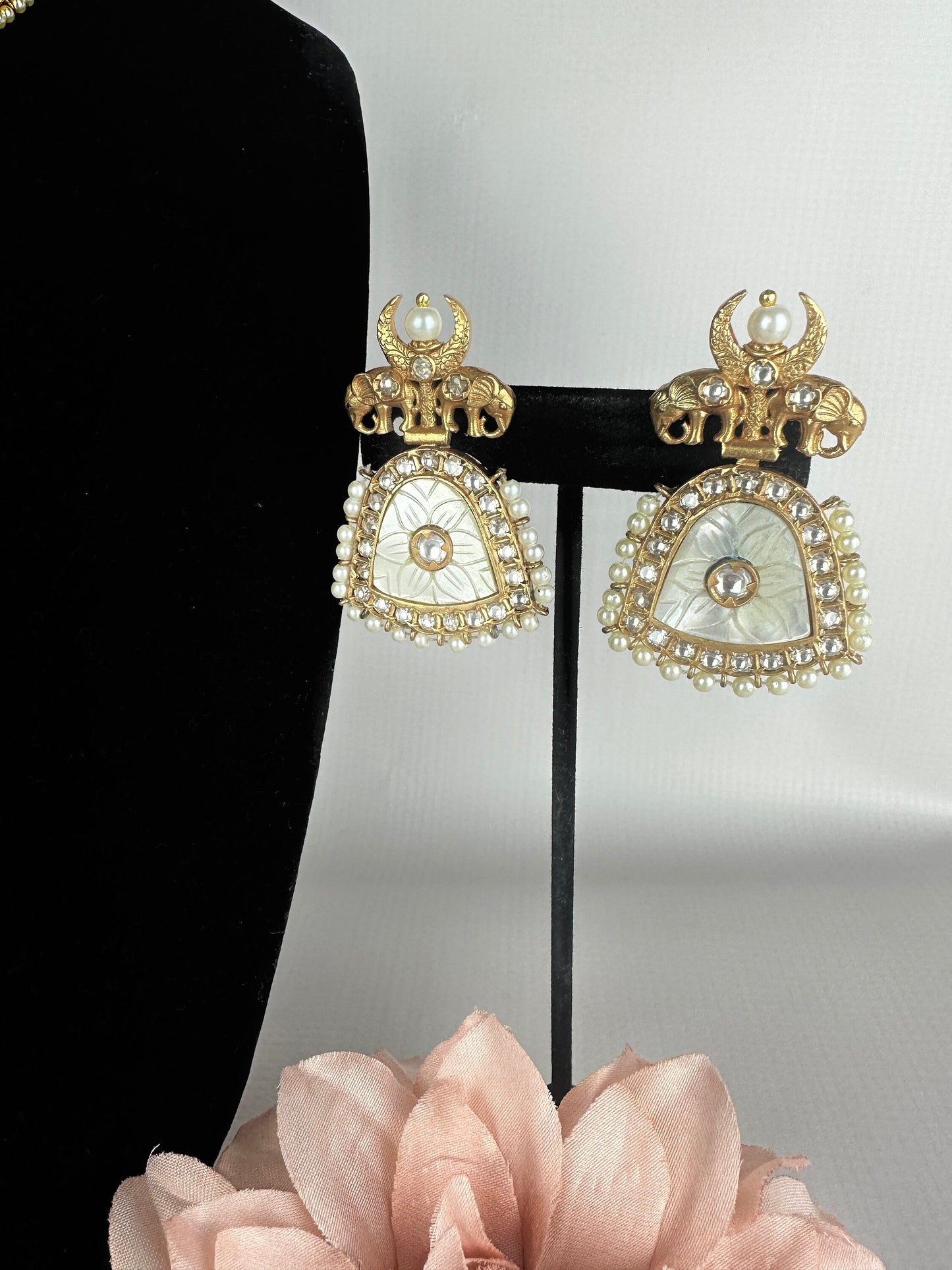 White Gold Kundan Sabyasachi Necklace