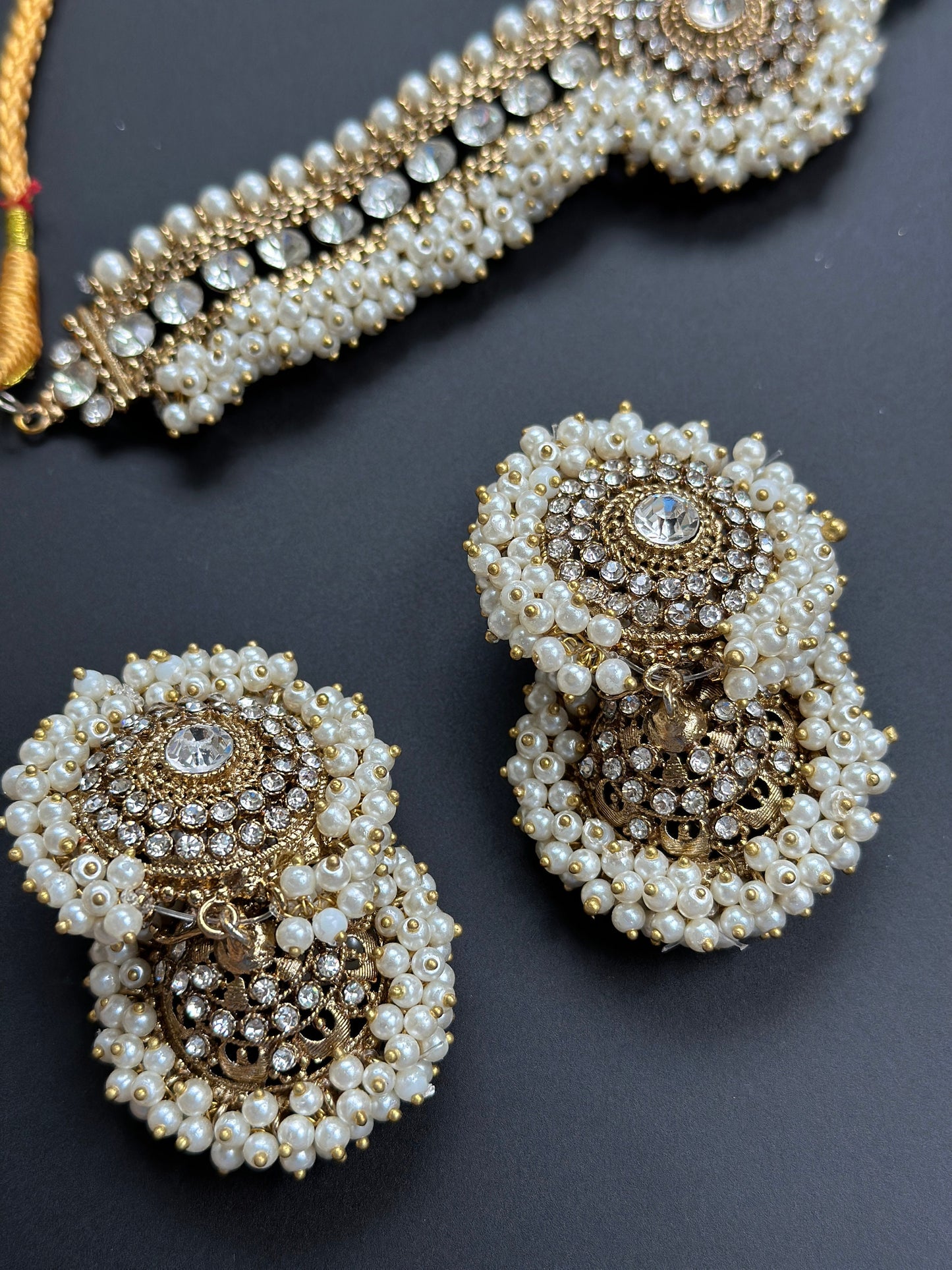 Gargantilla india perla con tikka y pendientes/Joyería de boda simple/collar de oro perla blanca paquistaní/gargantilla ligera delicada chandbali