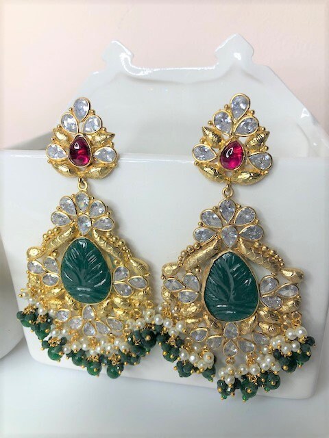 Jhumka india de oro esmeralda  MerakeJewelry