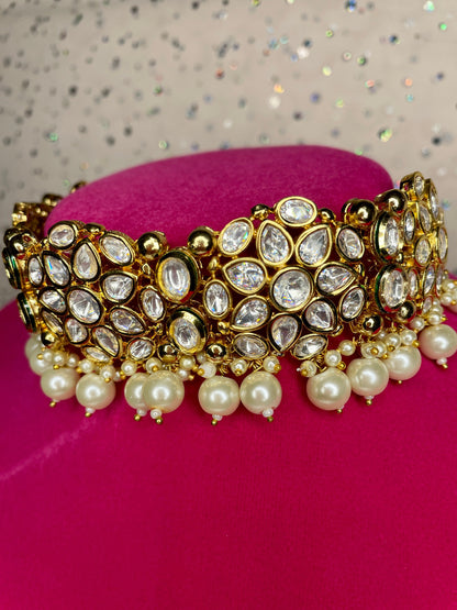 Gold Kundan Necklace with Pearls