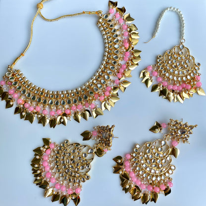Punjabi peepal Jewelry/Punjabi necklace with tikka/Bollywood Jewelry/Indian Gold Necklace with earrings and tikka/Pakistani wedding jewelry