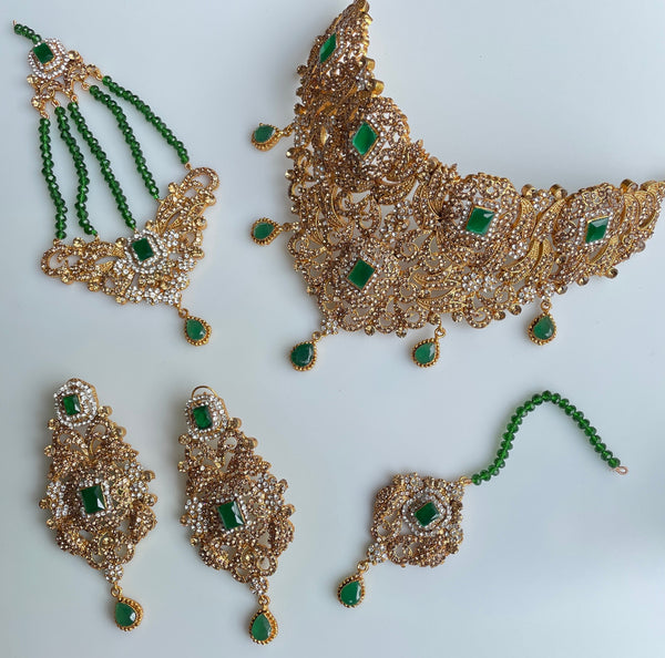 Gold Pakistani Jewelry Set
