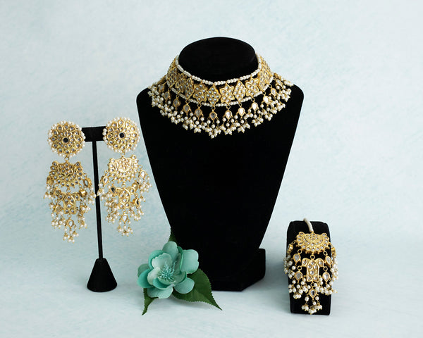Nikah Jewelry/Walima Necklace/Thapa Kundan Set/Gold Choker with Tikka and jhumka/Bollywood Jewerly/Pakistani Jewelry/Hyderabadi Set