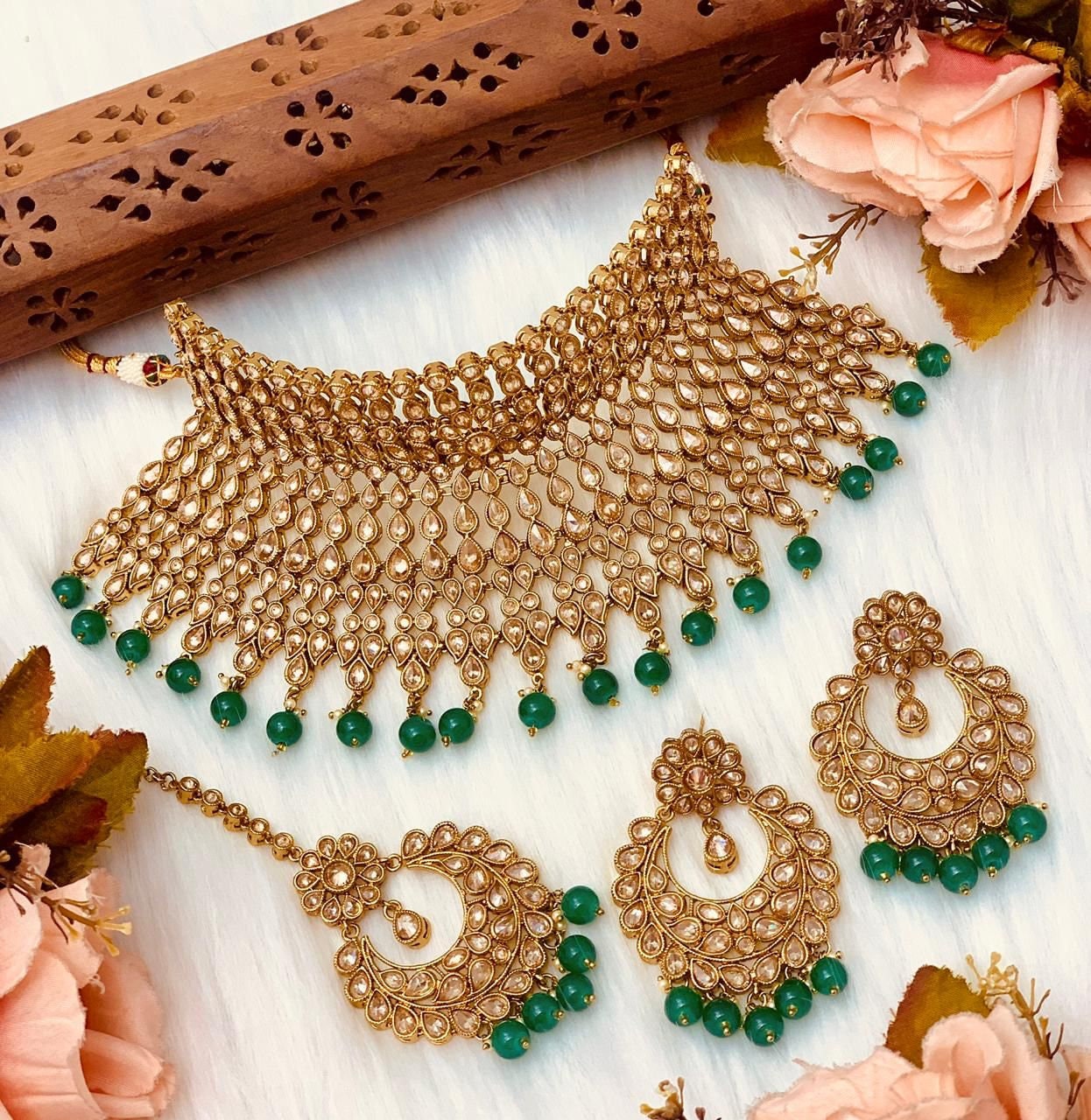 Conjunto nupcial indio de bronce dorado/joyería india Sabyasachi/joyería Kundan/collar polki/gargantilla de boda paquistaní/joyería verde india nupcial