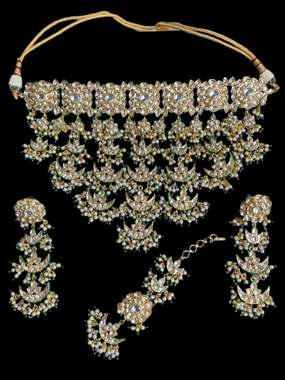 Thapa kundan choker set/gold and green indian choker/kundan choker with tikka/indian long necklace/Pakistani bridal necklace/Sabyasachi set