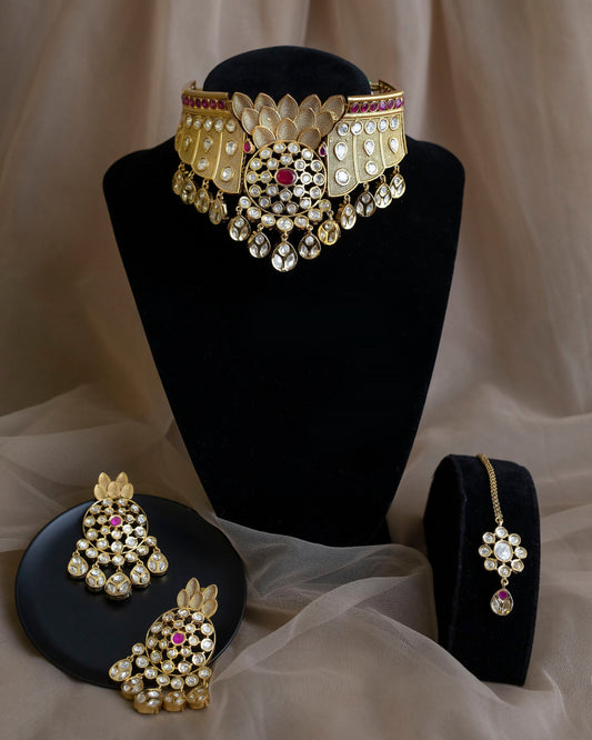 Conjunto nupcial tradicional de oro indio/gargantilla kundan de oro/gargantilla india de boda tikka/gargantilla Polki/collar Sabyasachi a juego pendientes tikka  MerakeJewelry