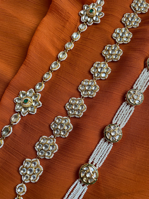 Sheeshphool perlas kundan, mathapatti blanco con tikka, joyería de boda paquistaní, cadena de cabeza india, banda de pelo indio, diadema india moderna