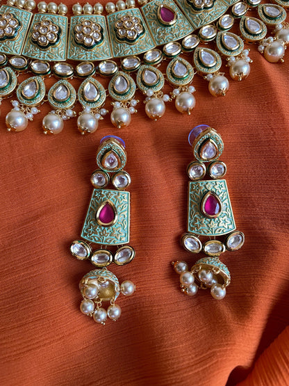 Indian green Bridal jewelry,kundan nikkah choker,pakistani wedding jewelry,gold green meenakari choker,polki choker,Bridal Set with tikka