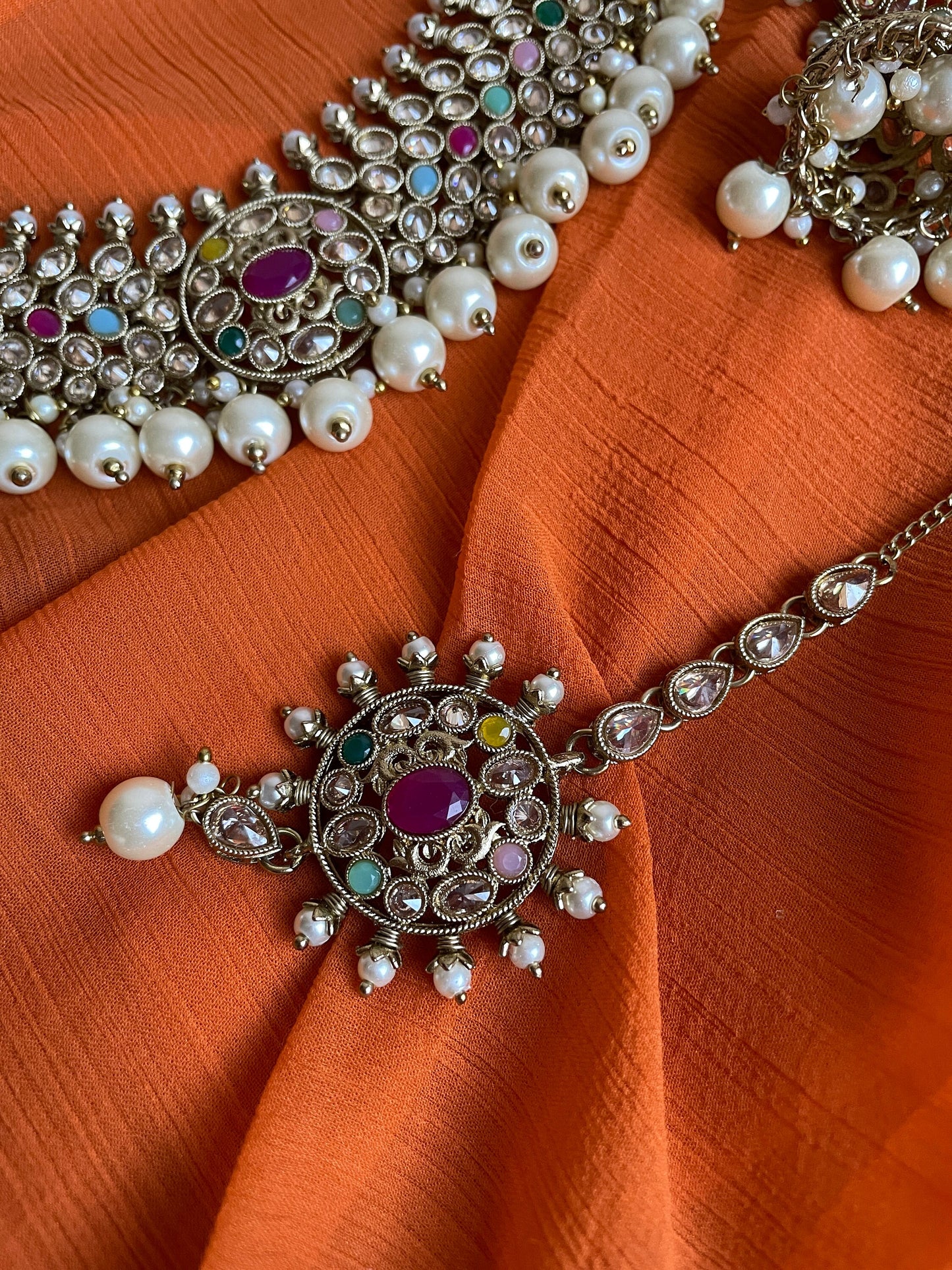 Joyería india nupcial multi polki, gargantilla nikkah, joyería de boda paquistaní, conjunto multicolor, conjunto nupcial con tikka jhumka/gargantilla kundan ligera