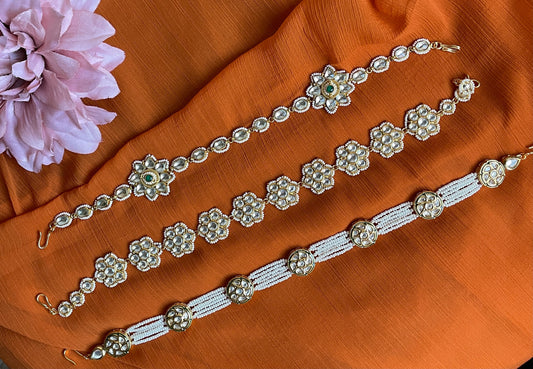 Sheeshphool perlas kundan, mathapatti blanco con tikka, joyería de boda paquistaní, cadena de cabeza india, banda de pelo indio, diadema india moderna  MerakeJewelry