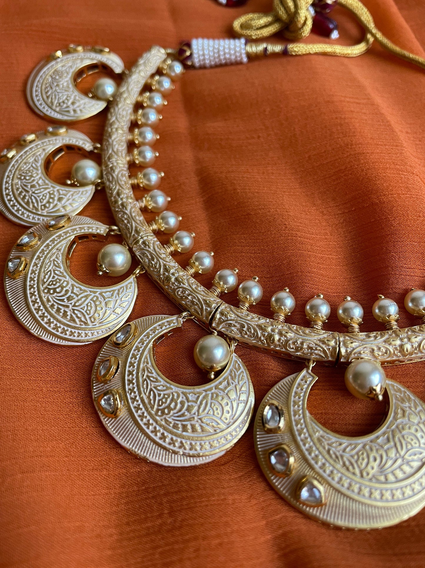 Joyería nupcial meenakari india, gargantilla hasli verde, joyería de boda paquistaní, gargantilla de oro kundan tikka Set, gargantilla polki, conjunto nupcial blanco