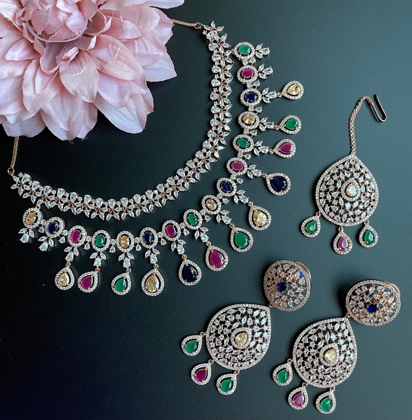 Conjunto de oro multicolor nupcial indio/gargantilla de diamantes americanos con tikka/gargantilla cz india rosa/collar de recepción paquistaní/plata ad jhumka