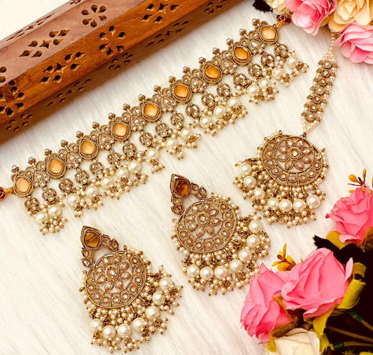 Conjunto nupcial de oro kundan indio con gargantilla tikka/Nikkah/gargantilla Punjabi Polki/joyería de boda india/collar Sabyasachi/conjunto jhumka de recepción  MerakeJewelry