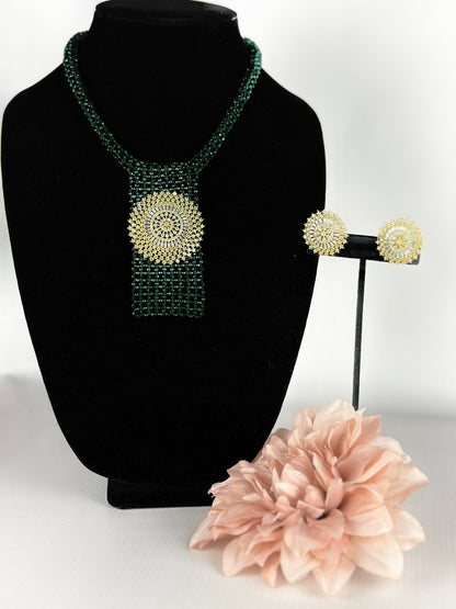 Emerald Hydro beads necklace with gold studs