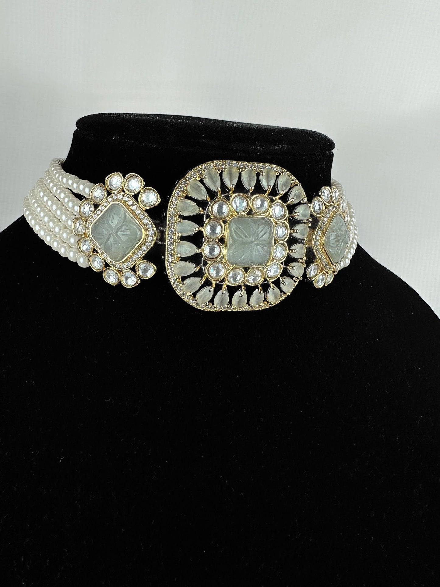 White Gray Kundan Sabyasachi jewelry/Indian Wedding diamond Choker with Studs/Modern choker/Pakistani Wedding Necklace/Moissanite Choker set