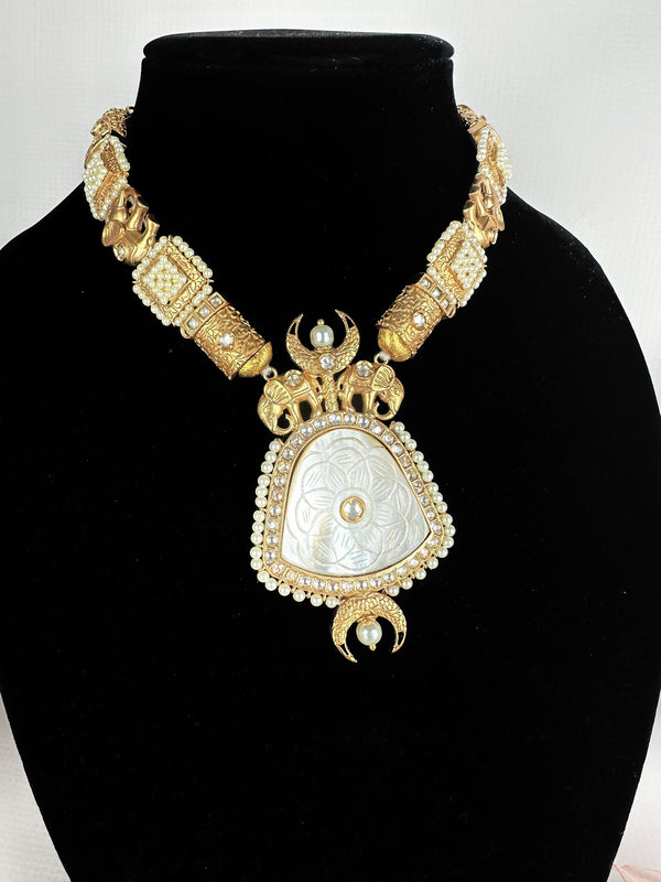 White Gold Kundan Sabyasachi Necklace/Tyaani Necklace with earrings/Gold Indian Bridal jewelry/Gift Gold Pendant Set/Punjabi Wedding Choker