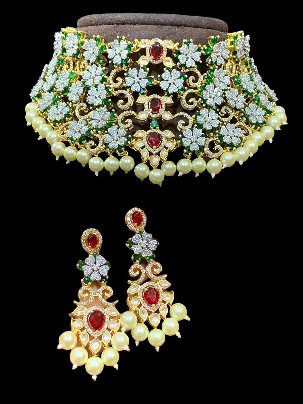 Collar floral Kundan de oro
