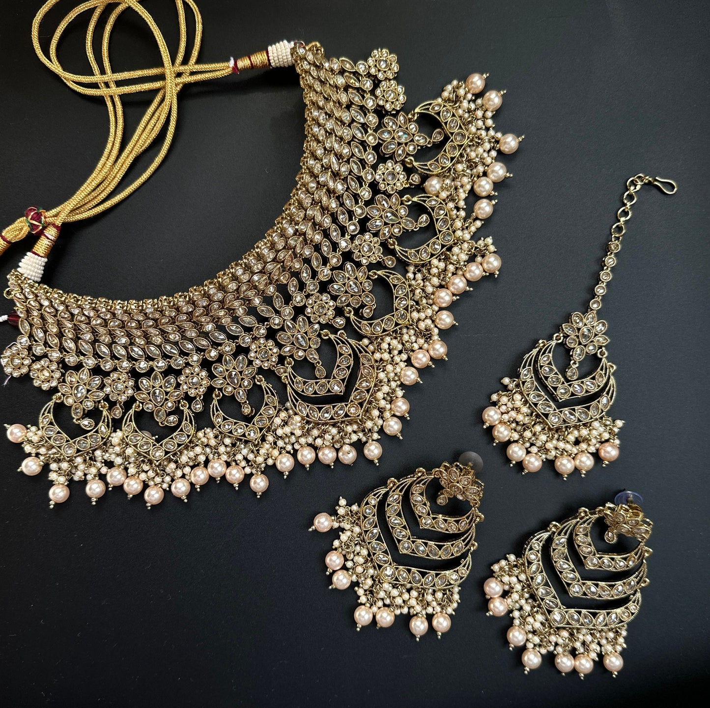 Indian Bridal wedding Kundan Necklace/Pakistani necklace with tikka/Punjabi bridal choker with jhumka/Antique gold Necklace pearls jhumka