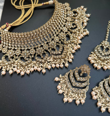 Indian Bridal wedding Kundan Necklace/Pakistani necklace with tikka/Punjabi bridal choker with jhumka/Antique gold Necklace pearls jhumka