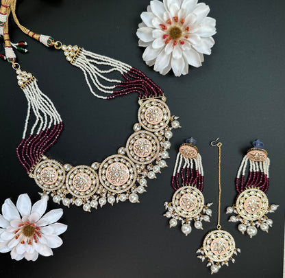 Collar Meenakari kundan/gargantilla Polki Sabyasachi con tikka/collar de boda meenakari rojo rubí y blanco/joyería de novia punjabi/gargantilla de oro