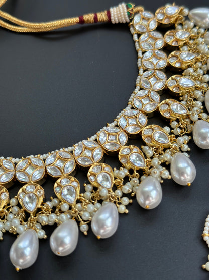 kundan gold necklace with tikka/Indian wedding jewelry/gold pearl necklace/sabyasachi necklace/thapa kundan Pakistani set/multan choker