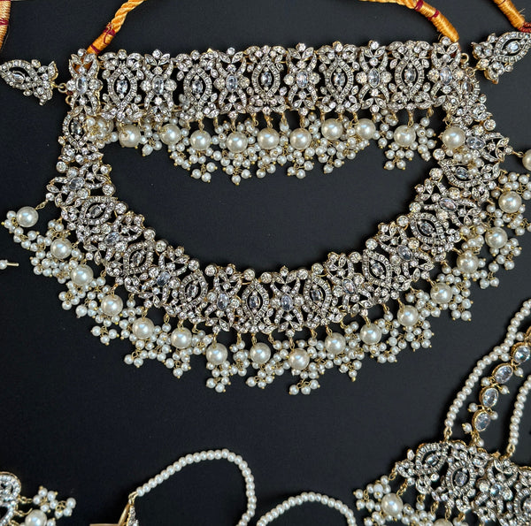 Collar de boda paquistaní de plata con Jhoomar/gargantilla nupcial completa con tikka y pendientes/collar pesado Kundan de diamante blanco/novia Nikkah