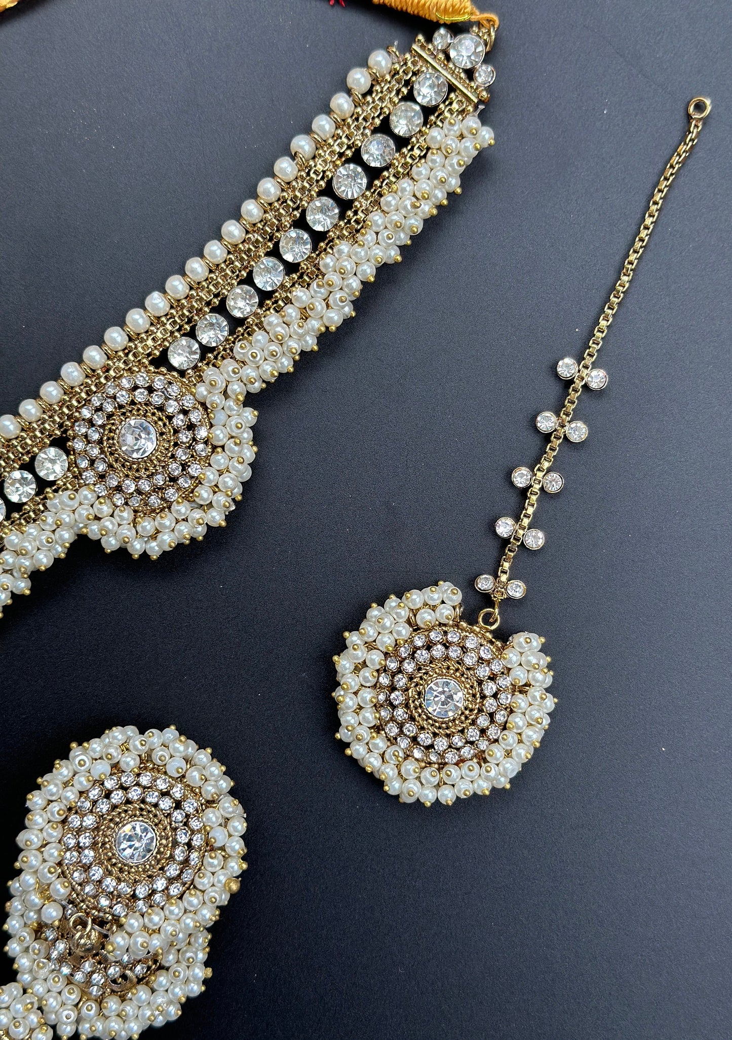 Gargantilla india perla con tikka y pendientes/Joyería de boda simple/collar de oro perla blanca paquistaní/gargantilla ligera delicada chandbali